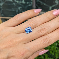 3.51 Ct. Blue Sapphire from Ceylon (Sri Lanka) Life Style