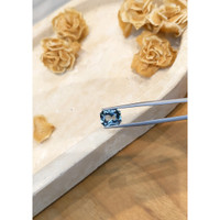 4.55 Ct. Greenish Blue Sapphire from Ceylon (Sri Lanka) Life Style