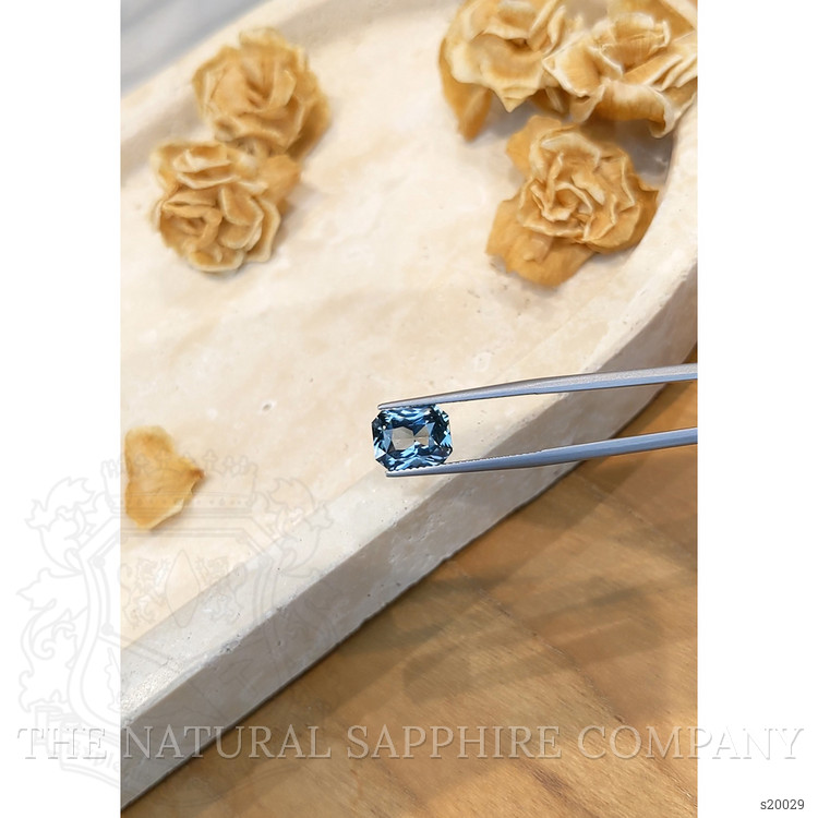 4.55 Ct. Greenish Blue Sapphire from Ceylon (Sri Lanka)