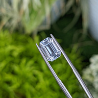 3.05 Ct. Blue Sapphire from Ceylon (Sri Lanka) Life Style