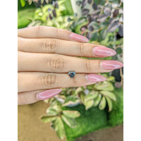 1.02 Ct. Bi Color Sapphire from Ceylon (Sri Lanka) Life Style