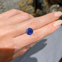 3.06 Ct. Blue Sapphire from Ceylon (Sri Lanka) Life Style