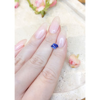 1.11 Ct. Blue Sapphire from Ceylon (Sri Lanka) Life Style