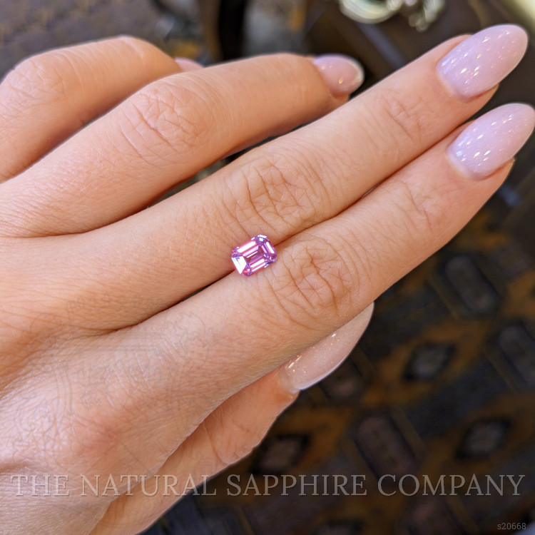 1.02 Ct. Pink Sapphire from Ceylon (Sri Lanka)