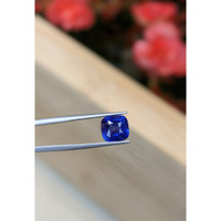 5.98 Ct. Blue Sapphire from Ceylon (Sri Lanka) Life Style