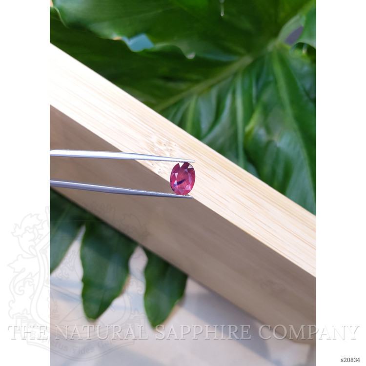 4.26 Ct. Bi Color Sapphire from Ceylon (Sri Lanka)