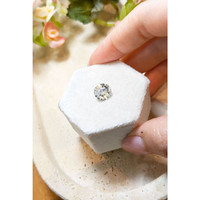 2.55 Ct. Bi Color Sapphire from Ceylon (Sri Lanka) Life Style