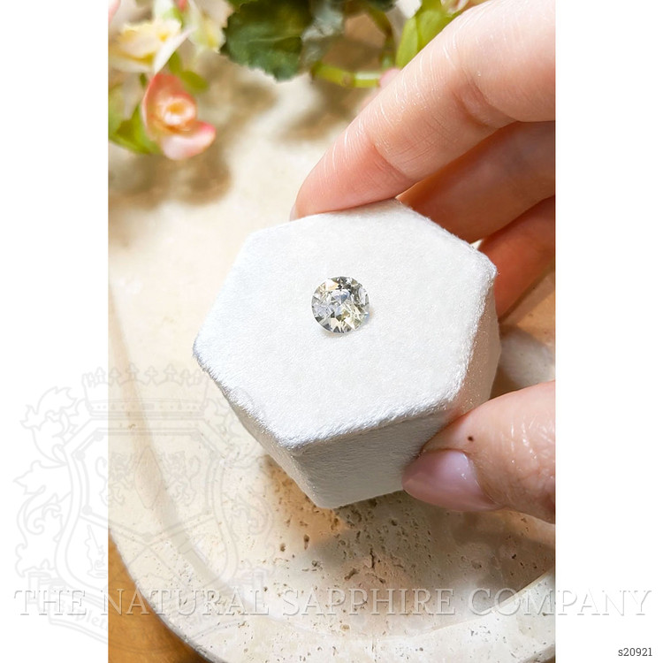 2.55 Ct. Bi Color Sapphire from Ceylon (Sri Lanka)