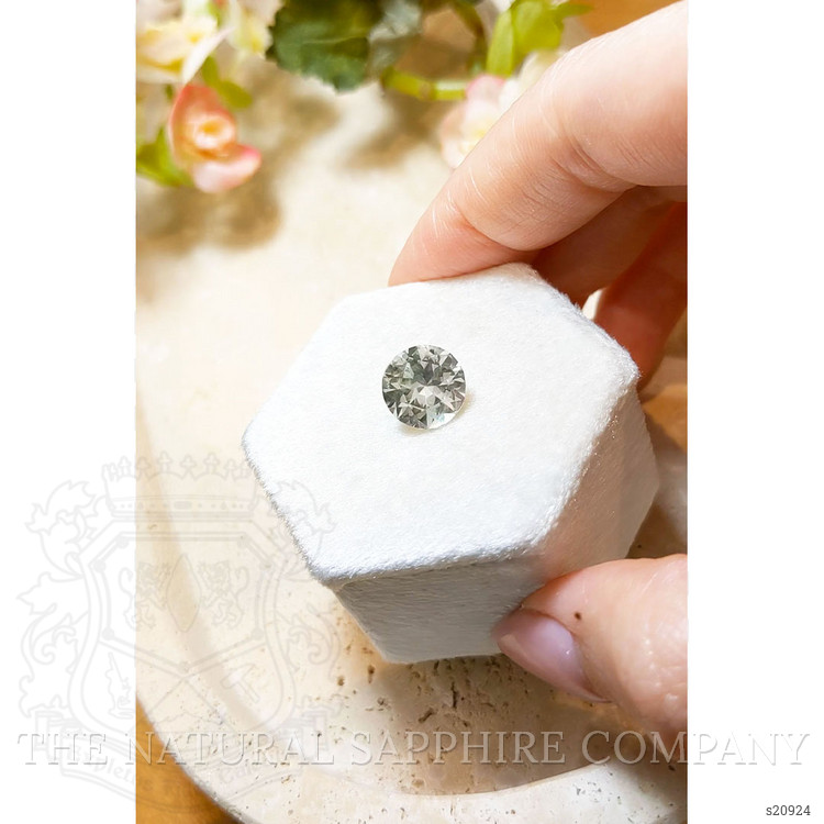 4.33 Ct. Greenish Yellow Sapphire from Ceylon (Sri Lanka)