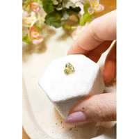 4.02 Ct. Yellow Sapphire from Ceylon (Sri Lanka) Life Style