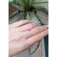 1.02 Ct. Pink Sapphire from Ceylon (Sri Lanka) Life Style