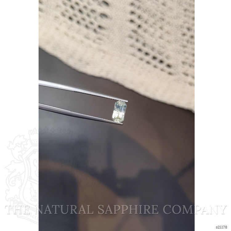 1.22 Ct. Bi Color Sapphire from Ceylon (Sri Lanka)