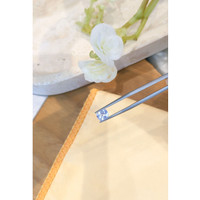 1.05 Ct. Purplish Blue Sapphire from Ceylon (Sri Lanka) Life Style