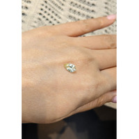 1.25 Ct. Bi Color Sapphire from Ceylon (Sri Lanka) Life Style