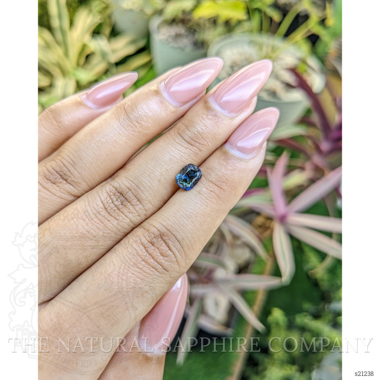 1.58 Ct. Bi Color Sapphire from Ceylon (Sri Lanka)