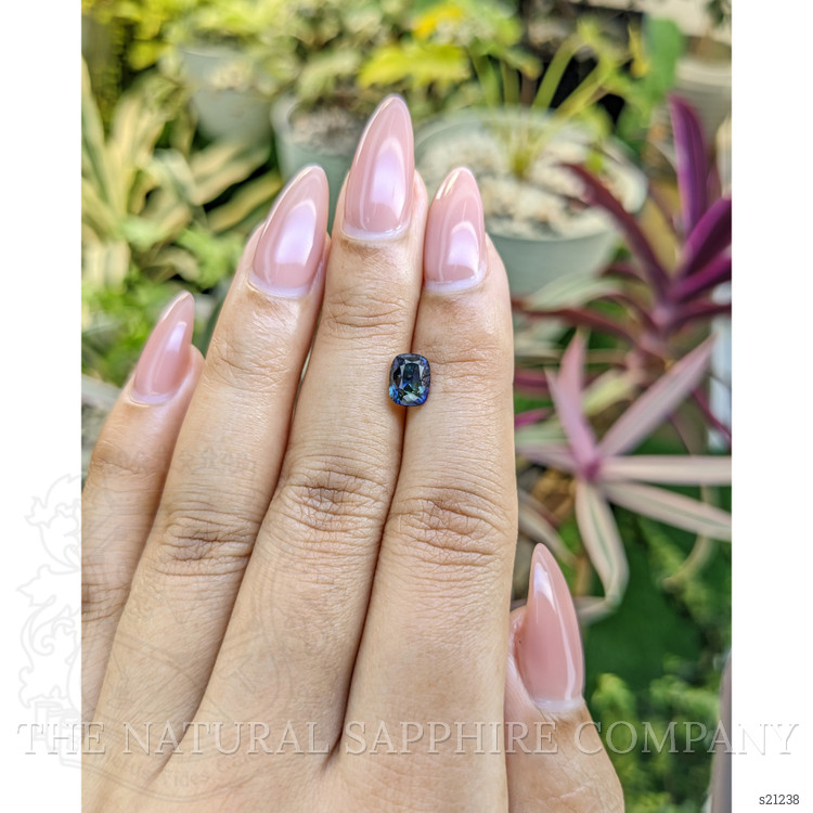 1.58 Ct. Bi Color Sapphire from Ceylon (Sri Lanka)