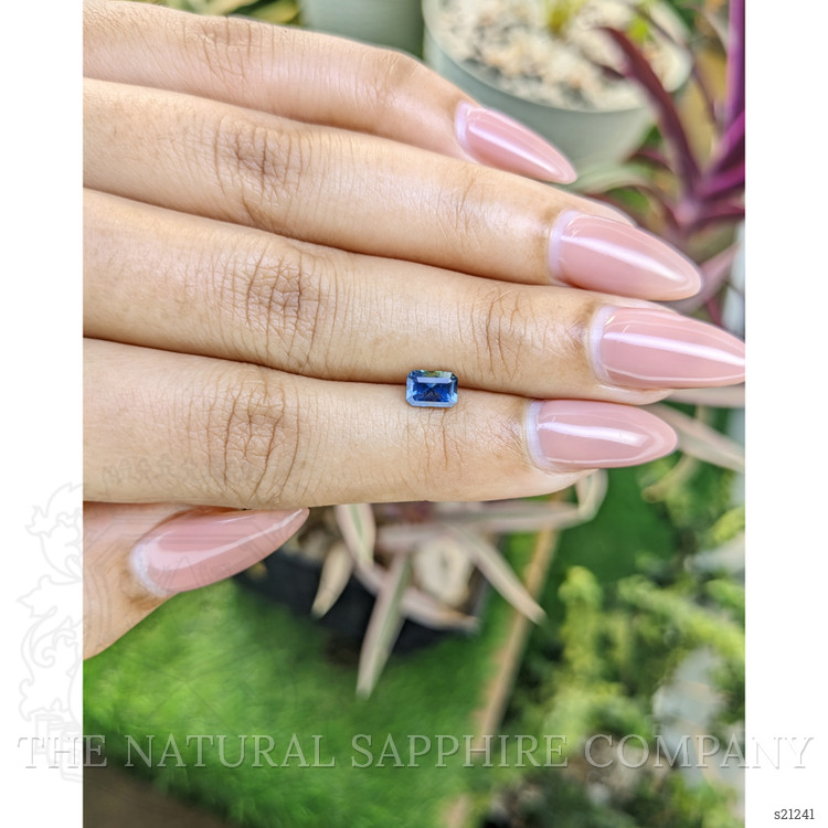 0.81 Ct. Bi Color Sapphire from Ceylon (Sri Lanka)