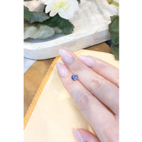 1.31 Ct. Bi Color Sapphire from Ceylon (Sri Lanka) Life Style