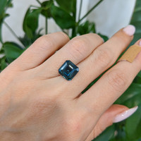5.06 Ct. Greenish Blue Sapphire from Ceylon (Sri Lanka) Life Style