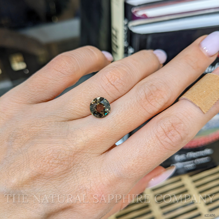 3.04 Ct. Yellowish Green Sapphire from Ceylon (Sri Lanka)