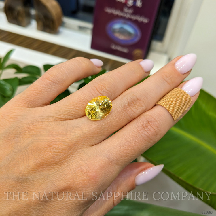 10.00 Ct. Yellow Sapphire from Ceylon (Sri Lanka)