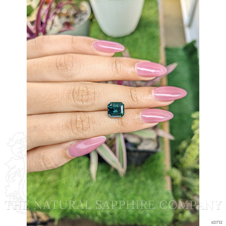 4.62 Ct. Greenish Blue Sapphire from Ceylon (Sri Lanka)