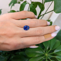 3.05 Ct. Blue Sapphire from Ceylon (Sri Lanka) Life Style