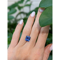 4.06 Ct. Blue Sapphire from Ceylon (Sri Lanka) Life Style