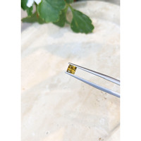 0.43 Ct. Greenish Yellow Sapphire from Ceylon (Sri Lanka) Life Style