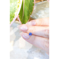 0.77 Ct. Purplish Blue Sapphire from Ceylon (Sri Lanka) Life Style