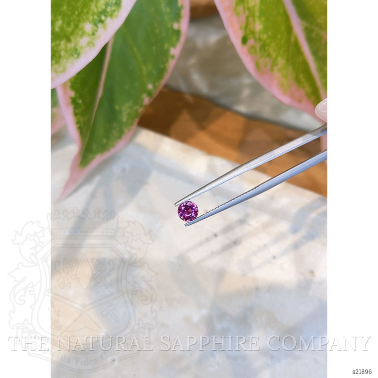0.58 Ct. Pink Sapphire from Ceylon (Sri Lanka)