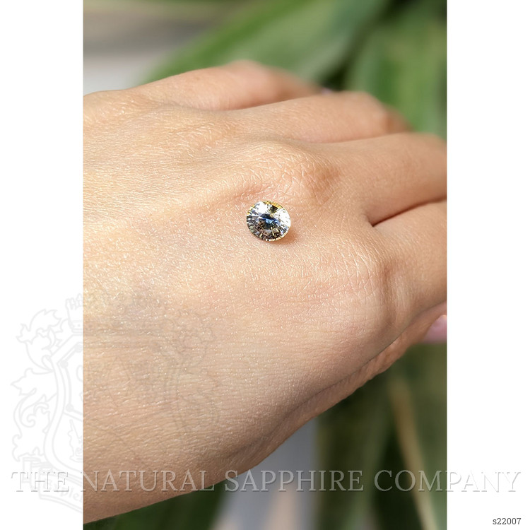 1.53 Ct. Bi Color Sapphire from Ceylon (Sri Lanka)