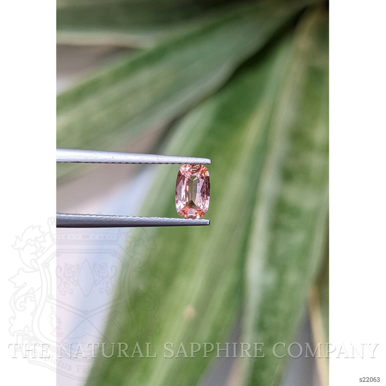 0.87 Ct. Padparadscha Sapphire from Ceylon (Sri Lanka)
