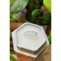 8.20 Ct. White Rough Sapphire from Ceylon (Sri Lanka) Life Style