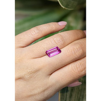 3.22 Ct. Pink Sapphire from Madagascar Life Style