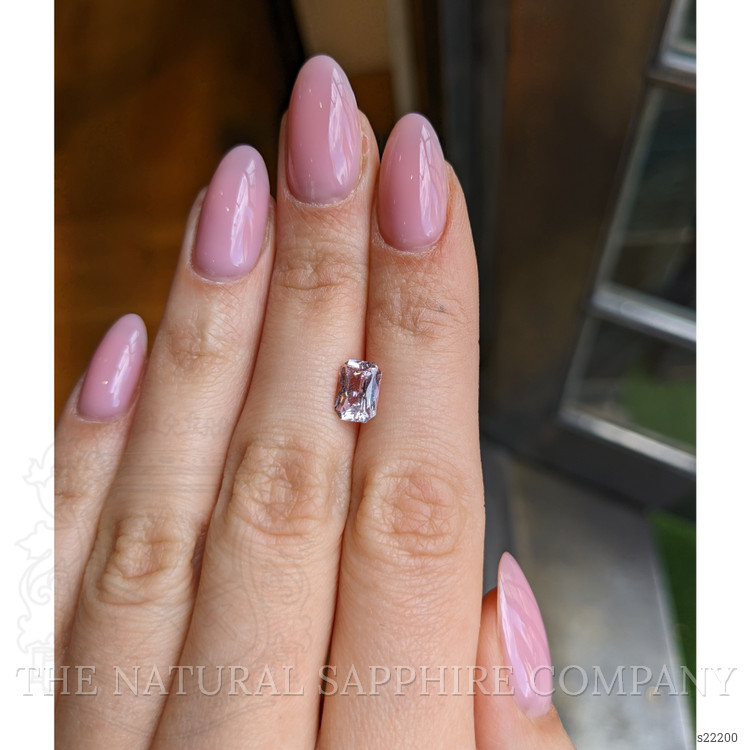 1.94 Ct. Pink Sapphire from Ceylon (Sri Lanka)
