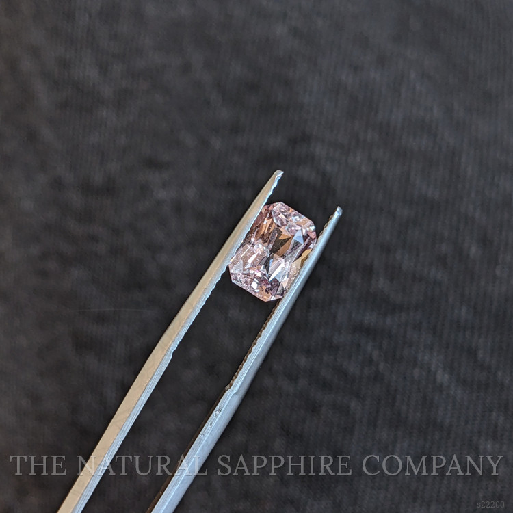 1.94 Ct. Pink Sapphire from Ceylon (Sri Lanka)