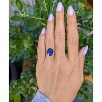 6.02 Ct. Blue Sapphire from Ceylon (Sri Lanka) Life Style
