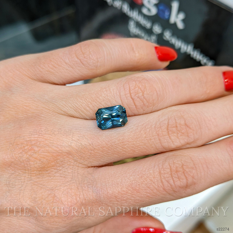 4.02 Ct. Greenish Blue Sapphire from Ceylon (Sri Lanka)