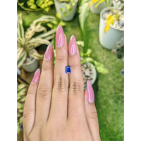 1.02 Ct. Blue Sapphire from Ceylon (Sri Lanka) Life Style