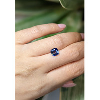 2.15 Ct. Bi Color Sapphire from Ceylon (Sri Lanka) Life Style