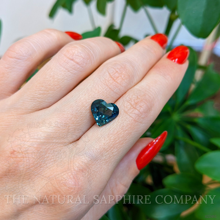 4.51 Ct. Bluish Green Sapphire from Ceylon (Sri Lanka)