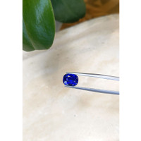 3.04 Ct. Blue Sapphire from Ceylon (Sri Lanka) Life Style