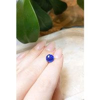 4.04 Ct. Blue Sapphire from Ceylon (Sri Lanka) Life Style