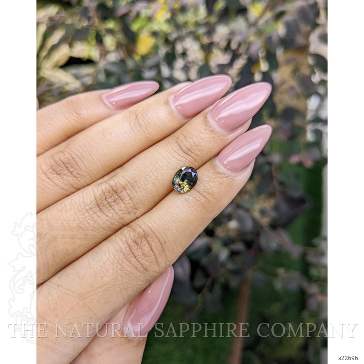1.69 Ct. Bi Color Sapphire from Ceylon (Sri Lanka)