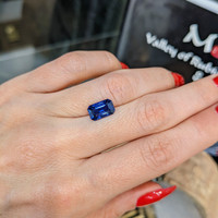 2.54 Ct. Blue Sapphire from Ceylon (Sri Lanka) Life Style