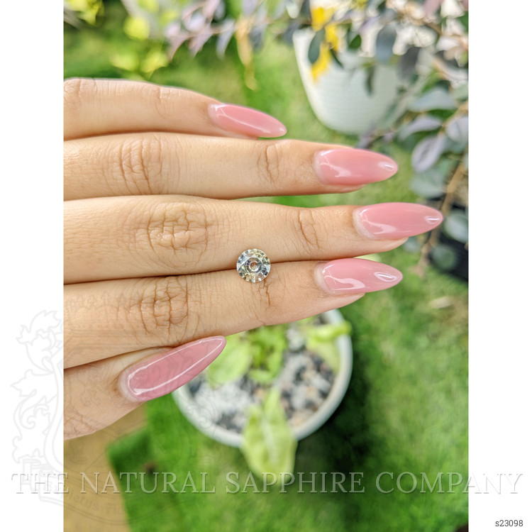 1.37 Ct. Bi Color Sapphire from Ceylon (Sri Lanka)