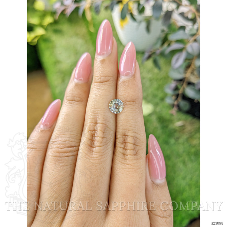 1.37 Ct. Bi Color Sapphire from Ceylon (Sri Lanka)