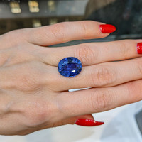 11.10 Ct. Blue Sapphire from Ceylon (Sri Lanka) Life Style