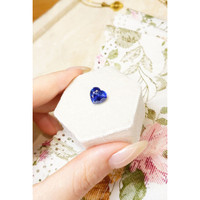 3.57 Ct. Blue Sapphire from Ceylon (Sri Lanka) Life Style